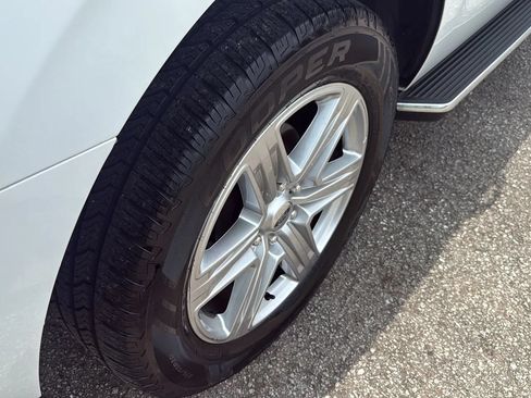 Used 2019 Ford Expedition XLT w/ Equipment Group 202A RWD image 7