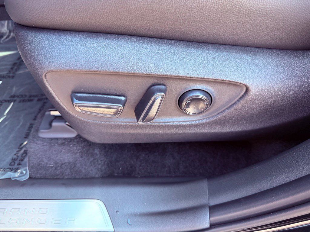 Used 2026 Toyota Grand Highlander AWD Hybrid image 24