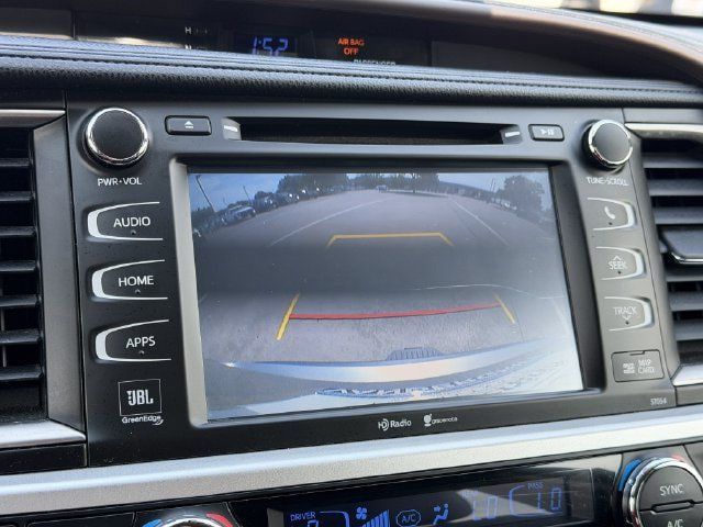 Used 2015 Toyota Highlander Limited Platinum AWD/4WD image 17