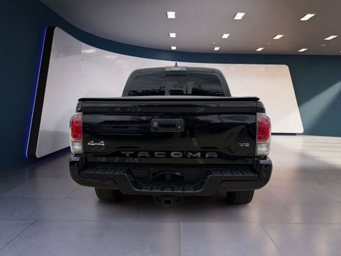 Used 2019 Toyota Tacoma Limited image 4