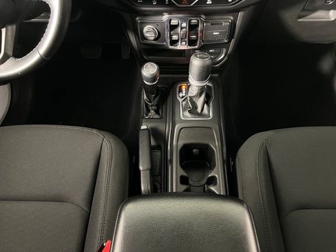 Used 2022 Jeep Wrangler Unlimited Sport image 17