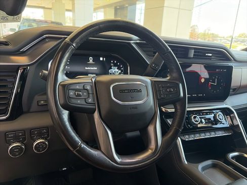 Used 2024 GMC Sierra 2500 Denali Ultimate AWD/4WD image 13