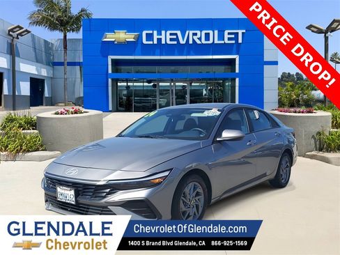 Used 2024 Hyundai Elantra SEL image 2