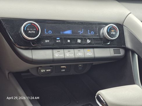 Certified 2025 Hyundai Elantra Sport FWD image 21