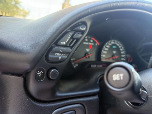 Used 2004 Chevrolet Corvette Coupe w/ Roof Package image 18