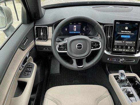 New 2026 Volvo XC90 T8 Plus w/ Protection Package Premier AWD/4WD image 5