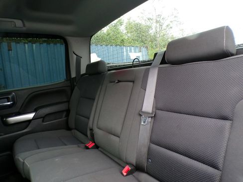 Used 2018 Chevrolet Silverado 1500 LT w/ LT Eassist Package AWD/4WD image 16