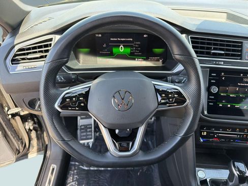 Used 2023 Volkswagen Tiguan SE R-Line FWD image 18