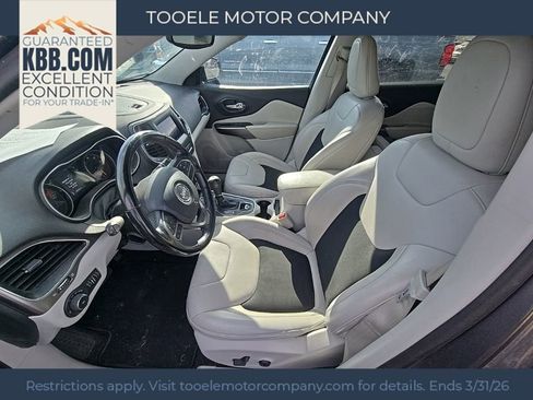 Used 2021 Jeep Cherokee Latitude Plus image 7