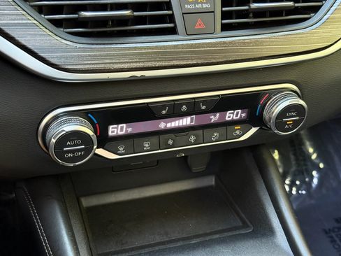 Used 2019 Nissan Altima 2.5 SL FWD image 24
