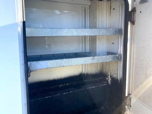 Used 2010 Ford E-350 and Econoline 350 Super Duty image 17