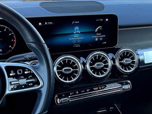 Used 2020 Mercedes-Benz GLB 250 GLB 250 image 7