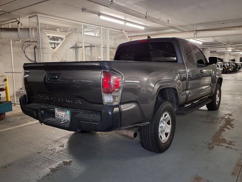 Used 2018 Toyota Tacoma SR RWD image 18