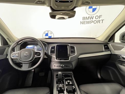 Used 2025 Volvo XC90 B5 Core image 17