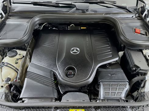 Certified 2025 Mercedes-Benz GLE 450 4MATIC image 32