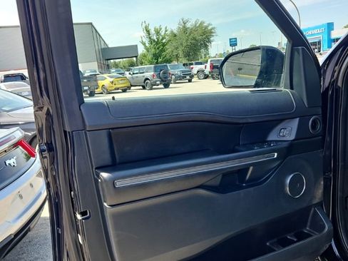 Used 2021 Ford Expedition XLT RWD image 10