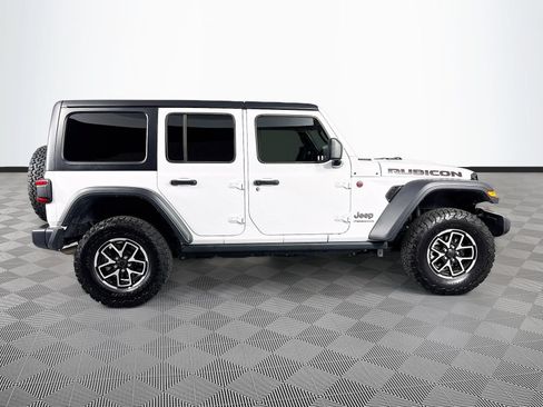 Used 2025 Jeep Wrangler Unlimited Rubicon AWD/4WD image 8