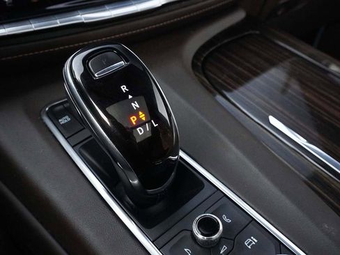 Used 2022 Cadillac Escalade Premium Luxury image 68