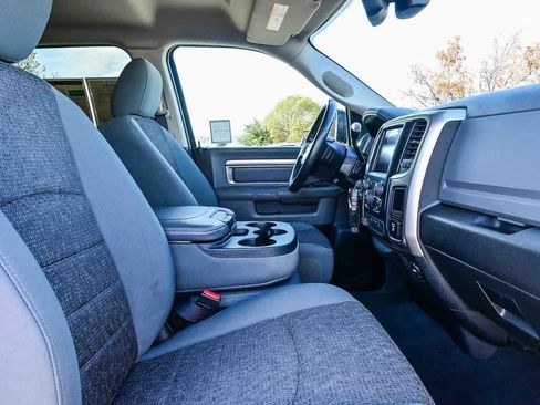 Used 2017 RAM 3500 SLT w/ Luxury Group image 26