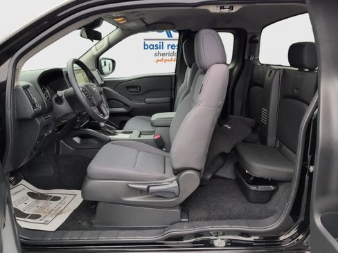 Used 2025 Nissan Frontier S image 16