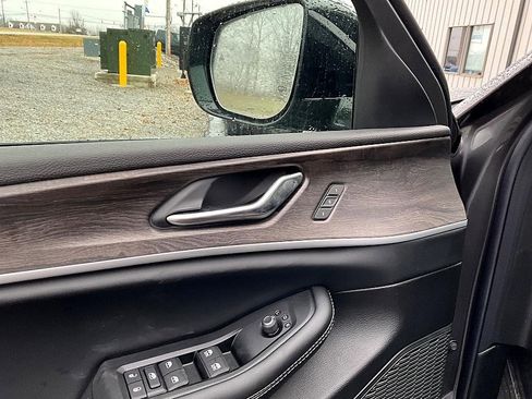 New 2025 Jeep Grand Cherokee L Limited image 12