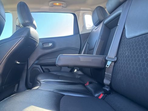 Used 2020 Jeep Compass Latitude image 38