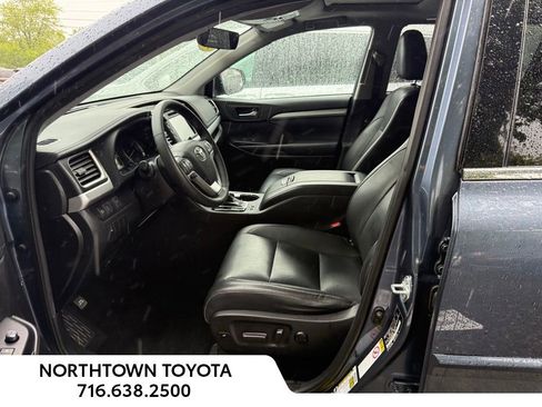 Used 2019 Toyota Highlander XLE w/ Protection Package #3 AWD/4WD image 11