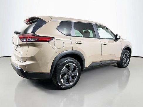 Used 2025 Nissan Rogue SV AWD/4WD image 7