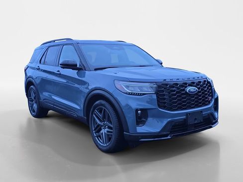 Used 2025 Ford Explorer ST image 8
