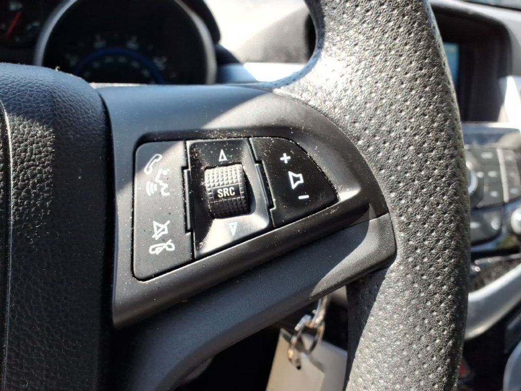 Used 2016 Chevrolet Cruze LT FWD image 18
