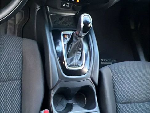 Used 2021 Nissan Rogue Sport S image 23
