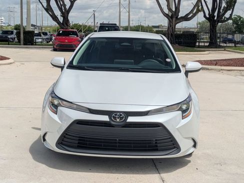 Certified 2023 Toyota Corolla LE FWD image 2