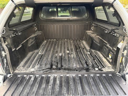 Used 2019 Toyota Tacoma Limited AWD/4WD image 16