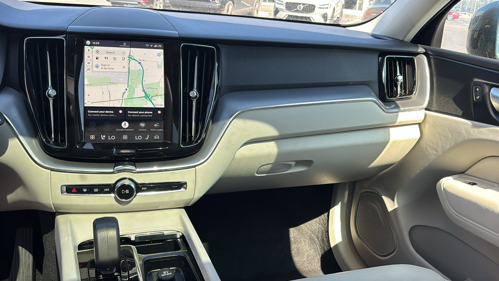 Certified 2024 Volvo XC60 B5 Core w/ Climate Package AWD/4WD image 8