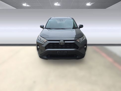 Used 2019 Toyota RAV4 XLE image 5