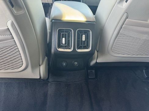 Used 2021 Kia Sorento S w/ Panoramic Sunroof Package image 30