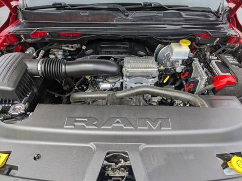 Used 2022 RAM 1500 Laramie AWD/4WD image 23