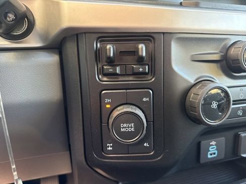 Used 2025 Ford F350 XLT w/ 360-Degree Camera Package AWD/4WD image 15