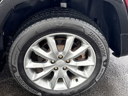 Used 2018 Jeep Cherokee Latitude image 11