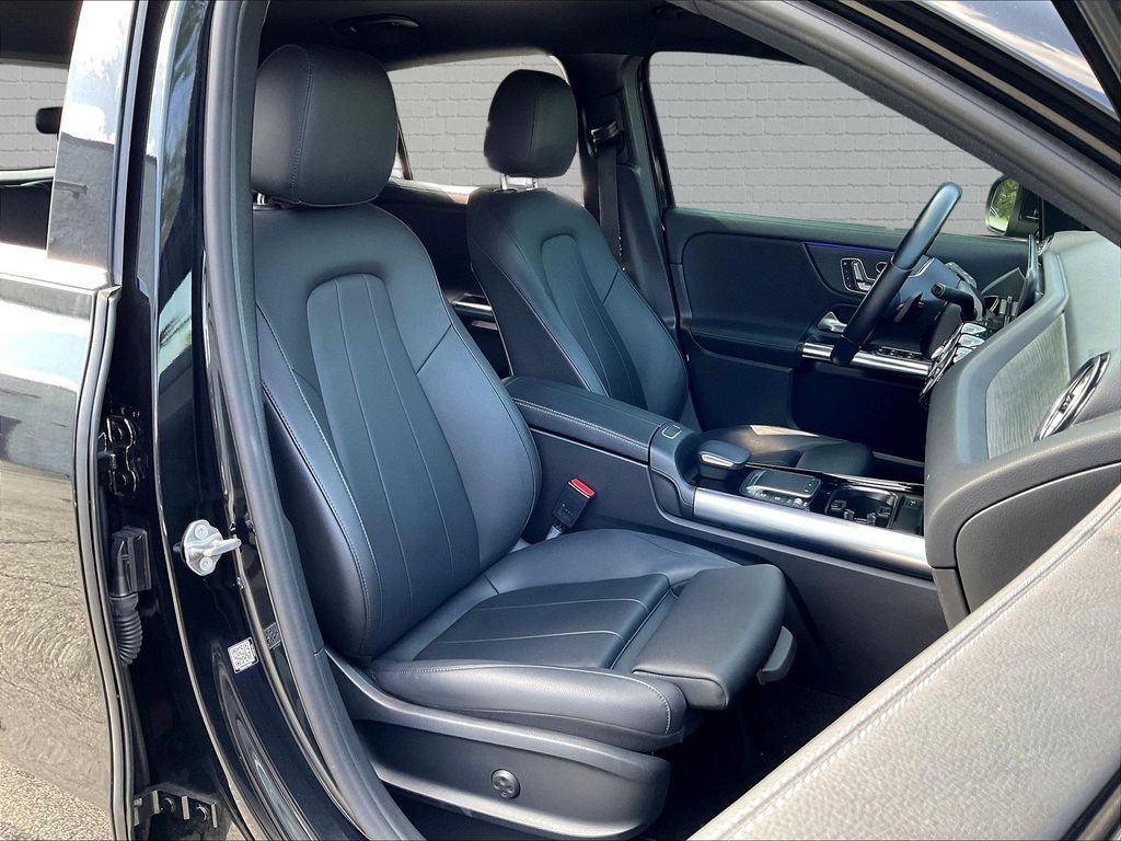 Used 2023 Mercedes-Benz GLA 250 w/ Premium Package image 24
