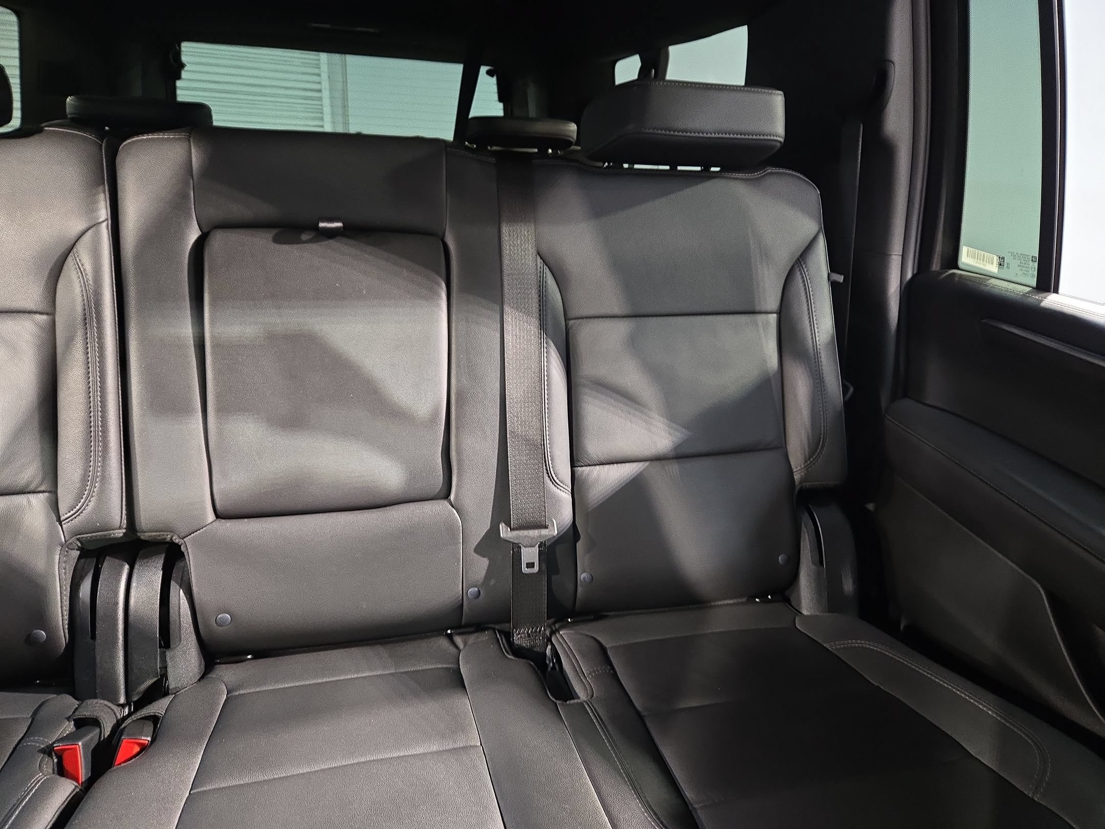 Used 2025 Chevrolet Suburban Z71 AWD/4WD image 12