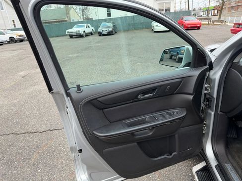 Used 2016 GMC Acadia SLT image 13