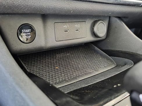 Used 2024 Nissan Rogue SV FWD image 20