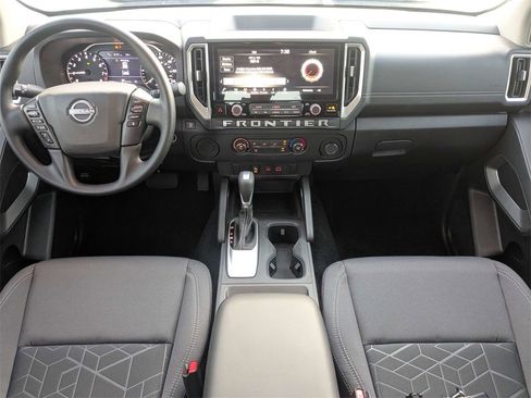 Certified 2025 Nissan Frontier SV w/ Tow Package image 15