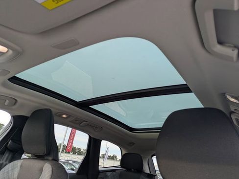 Used 2022 Volvo XC60 B5 Momentum image 23