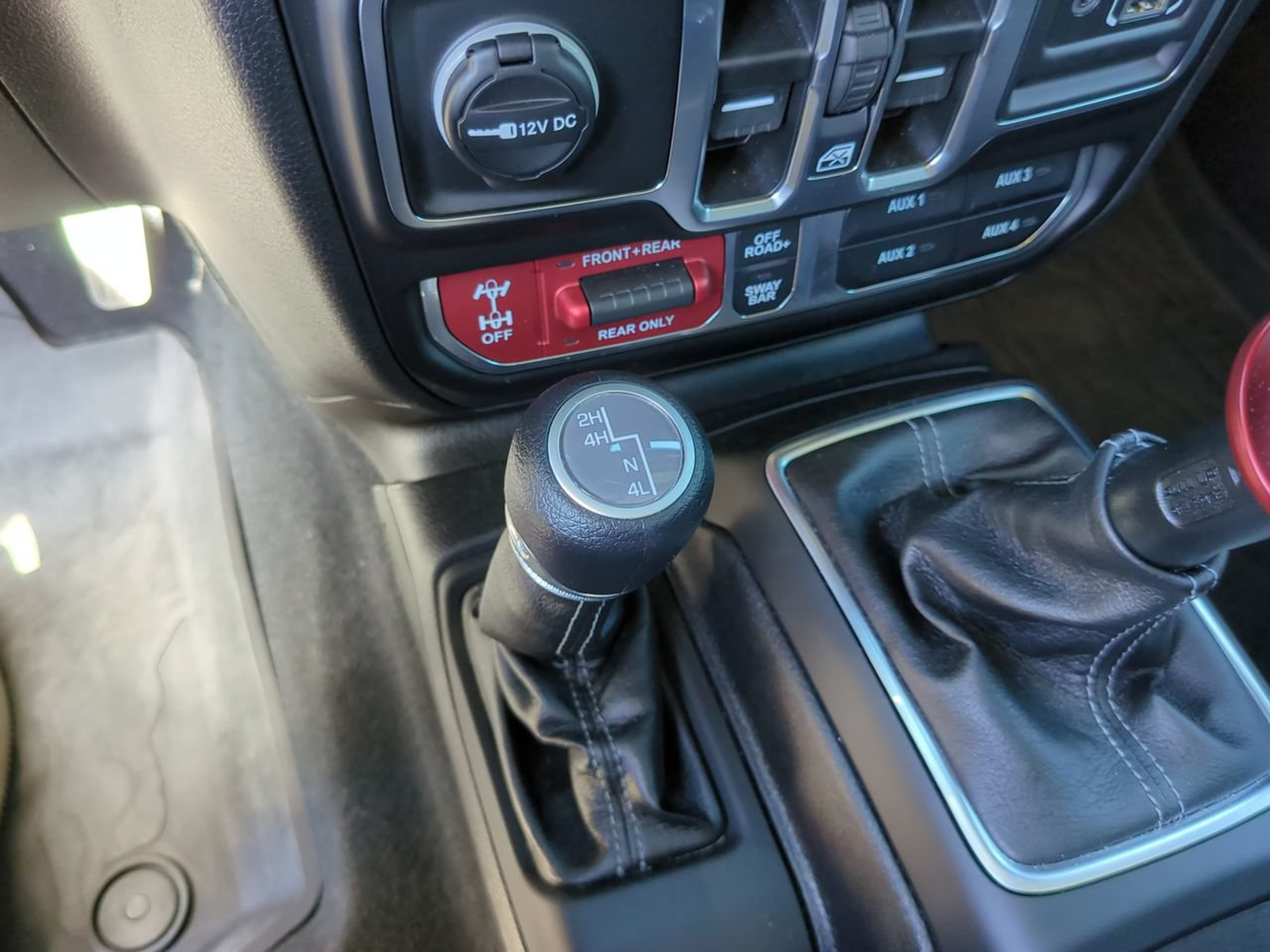 Used 2025 Jeep Wrangler Unlimited Rubicon AWD/4WD image 27