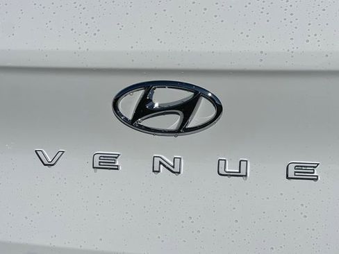New 2026 Hyundai Venue SE image 9