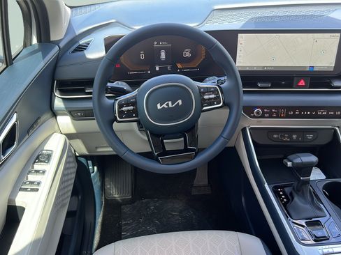 New 2026 Kia Carnival EX FWD image 12