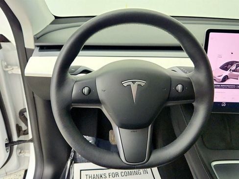 Used 2021 Tesla Model Y Long Range AWD/4WD image 13