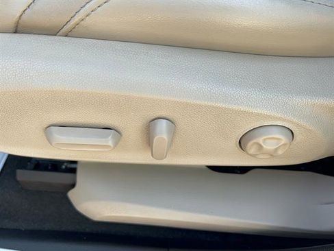 Used 2019 Buick Envision Essence image 17